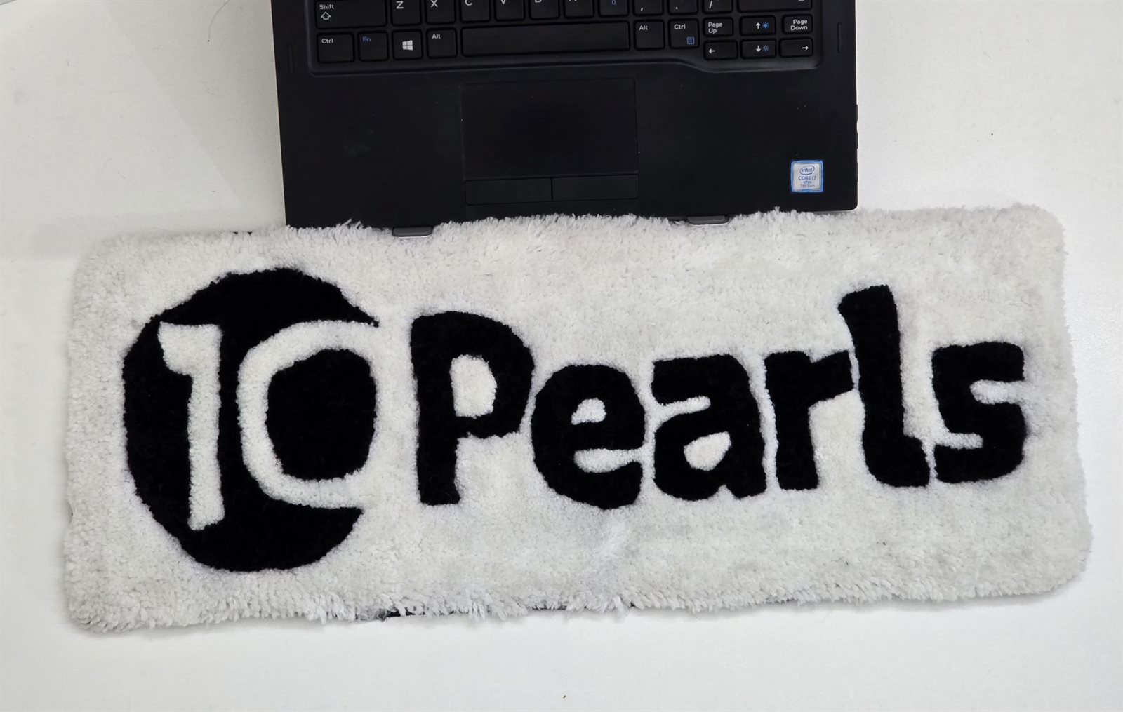 10Pearls Corporate Monogram Desk Rug Suite